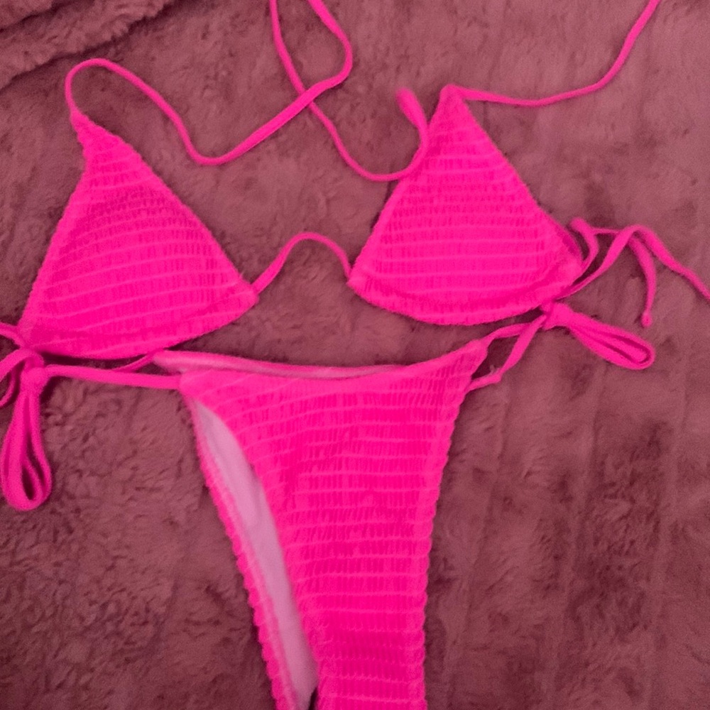 Shein hot pink string bikini NWOT size small liner in bottoms